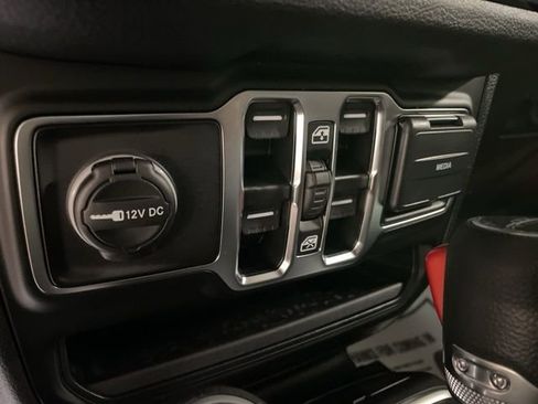 New 2025 Jeep Gladiator Sport AWD/4WD image 32