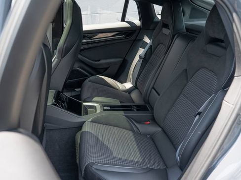 Certified 2025 Porsche Panamera 4 AWD/4WD image 18