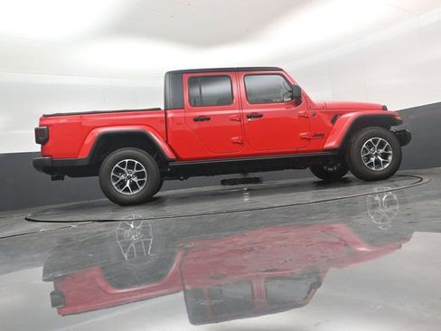 Used 2024 Jeep Gladiator Sport image 37