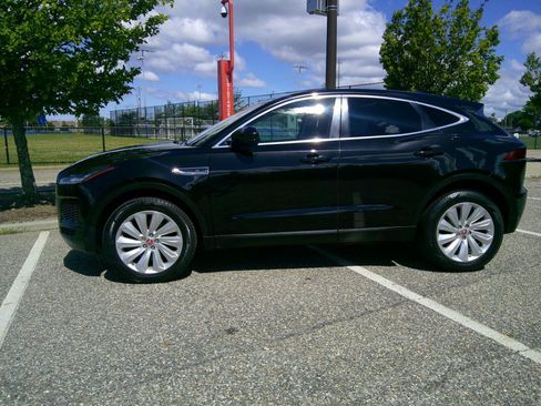 Used 2018 Jaguar E-PACE SE AWD/4WD image 2