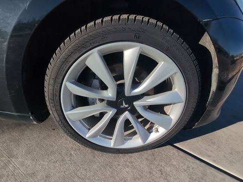 Used 2018 Tesla Model 3 Long Range image 29