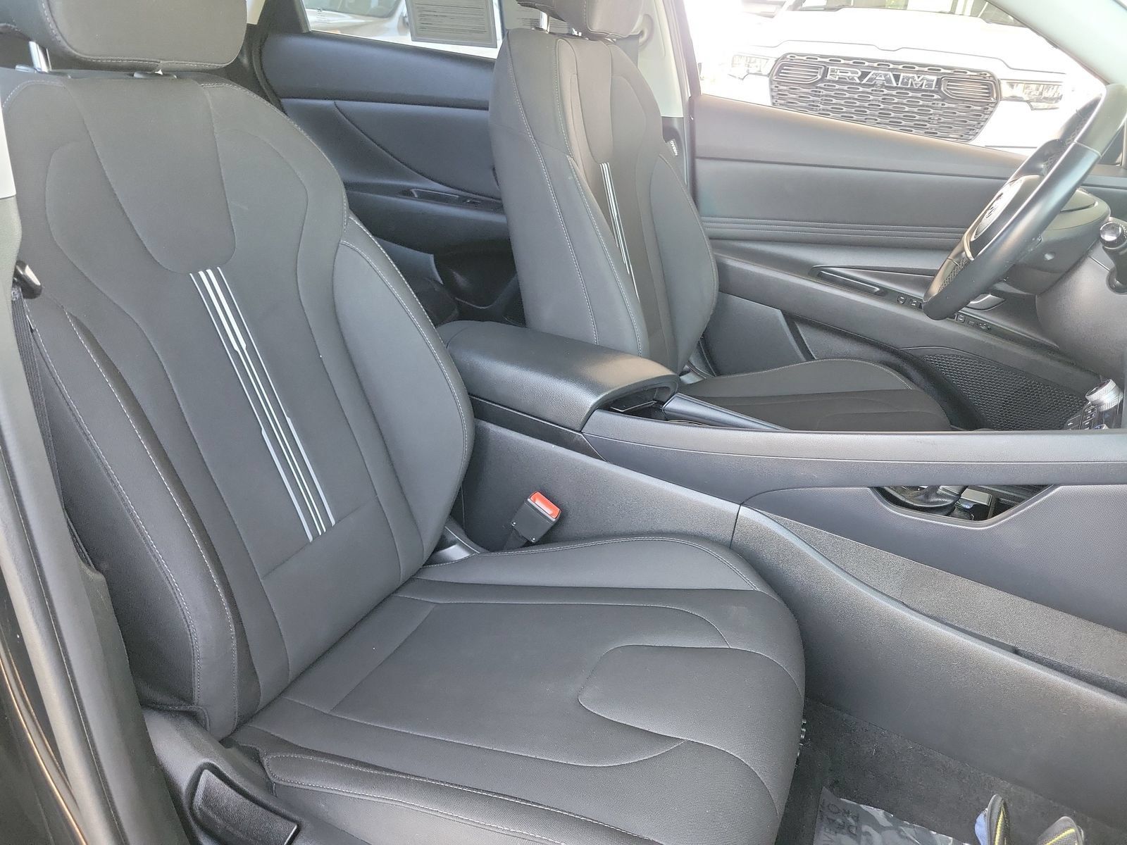 Used 2023 Hyundai Elantra SEL w/ Convenience Package FWD image 24