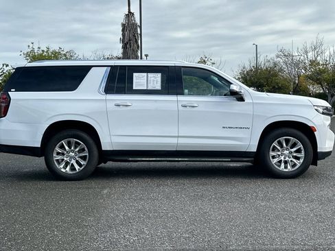 Used 2023 Chevrolet Suburban Premier image 2