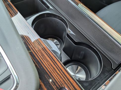 Certified 2024 Cadillac Escalade Premium Luxury w/ Performance Package image 33