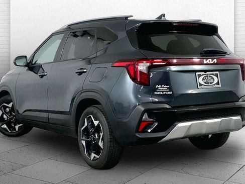Certified 2025 Kia Seltos S FWD image 11