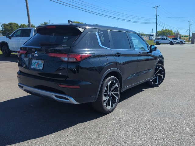 Used 2024 Mitsubishi Outlander AWD image 29