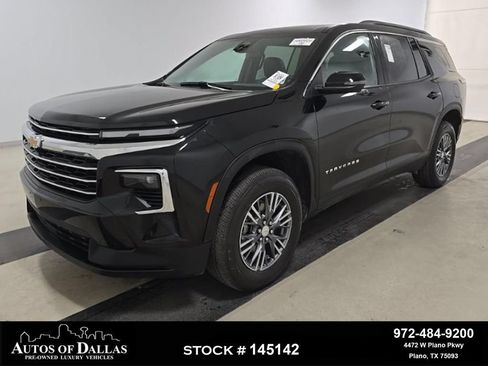 Used 2025 Chevrolet Traverse LT AWD/4WD image 1