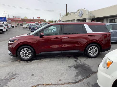 Used 2024 Kia Carnival LX image 14