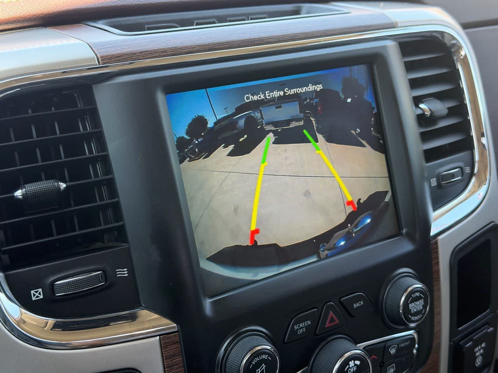 Used 2019 RAM 1500 Laramie w/ Convenience Group AWD/4WD image 16