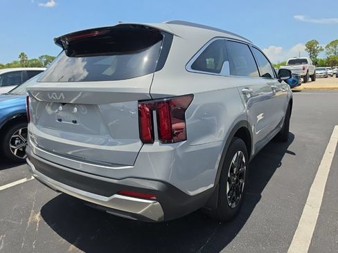 Certified 2025 Kia Sorento S w/ Panoramic Sunroof Package FWD image 14