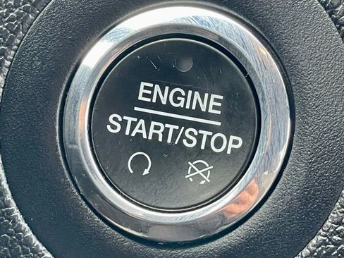 Used 2018 Ford Explorer XLT w/ Equipment Group 201A image 24