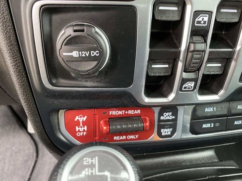 Certified 2025 Jeep Wrangler Unlimited Rubicon AWD/4WD image 15