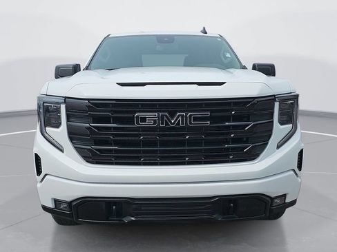 Used 2024 GMC Sierra 1500 Elevation AWD/4WD image 2
