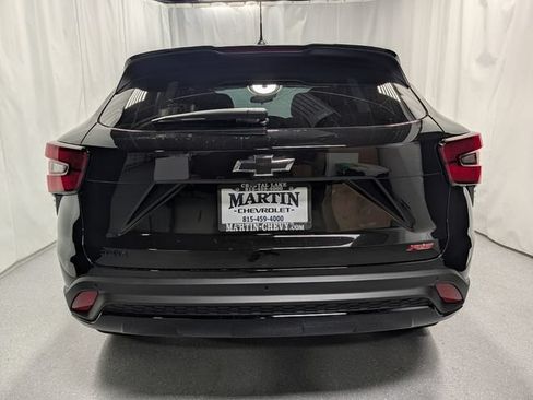 New 2026 Chevrolet Trax RS w/ Sunroof Package FWD image 4