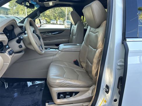 Used 2018 Cadillac Escalade Platinum image 11