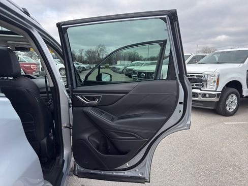 Used 2023 Subaru Forester Touring image 15