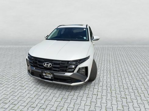 Used 2025 Hyundai Tucson SEL FWD image 3