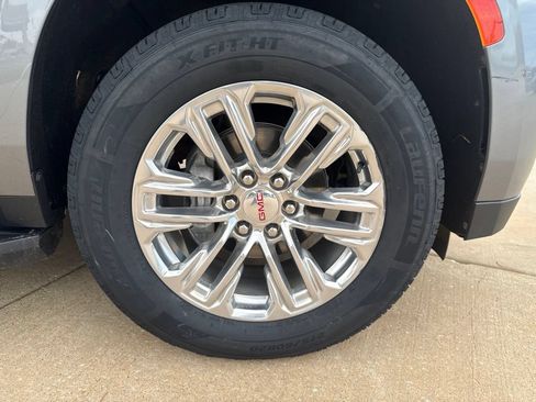 Used 2022 GMC Yukon SLT w/ SLT Luxury Package AWD/4WD image 32