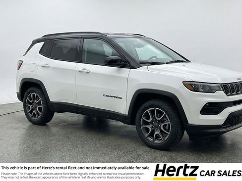 Used 2025 Jeep Compass Trailhawk AWD/4WD image 1