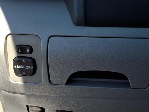 Used 2010 Toyota Camry LE FWD image 15