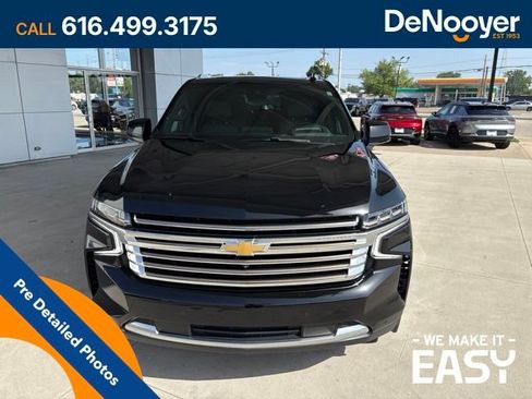 Used 2024 Chevrolet Tahoe High Country AWD/4WD image 4