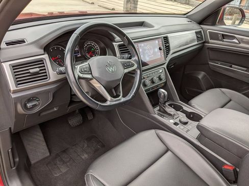 Certified 2020 Volkswagen Atlas Cross Sport SE image 8