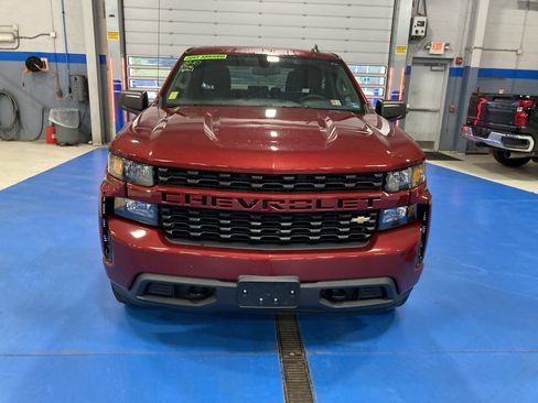 Used 2019 Chevrolet Silverado 1500 Custom w/ Custom Value Package AWD/4WD image 2