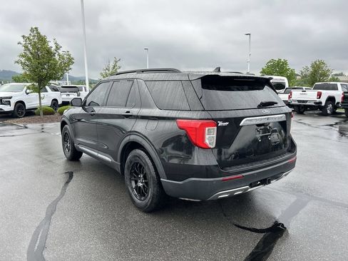 Used 2020 Ford Explorer XLT w/ Equipment Group 202A AWD/4WD image 5