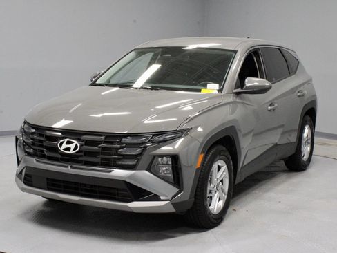Used 2025 Hyundai Tucson SE FWD image 7
