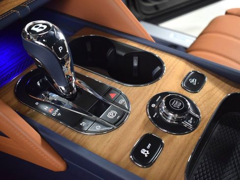 New 2026 Bentley Bentayga AWD/4WD image 38