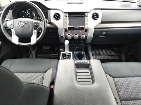 Used 2018 Toyota Tundra SR5 w/ SR5 Upgrade Package AWD/4WD image 43