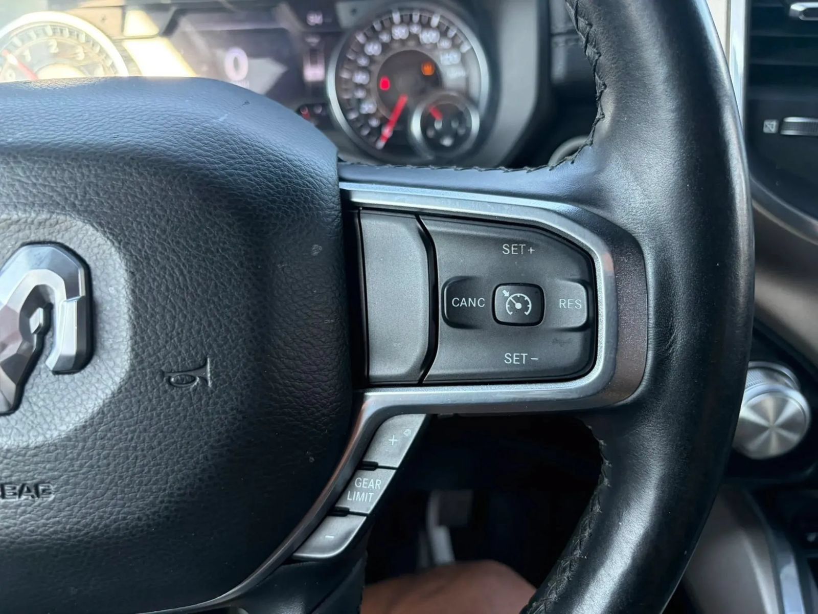 Used 2019 RAM 1500 Laramie w/ Sport Appearance Package AWD/4WD image 19