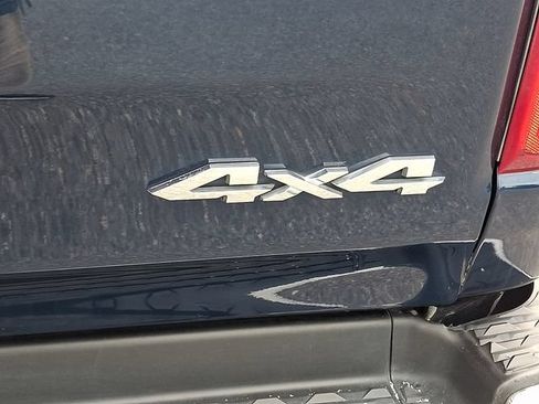 Used 2022 RAM 1500 Big Horn AWD/4WD image 32