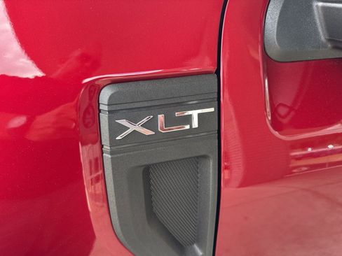 Certified 2025 Ford Maverick XLT w/ XLT Luxury Package FWD image 14