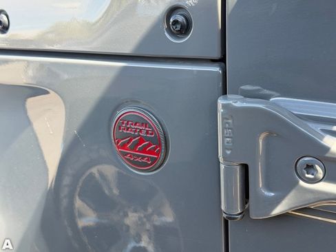 Used 2019 Jeep Wrangler Unlimited Rubicon w/ Steel Bumper Group AWD/4WD image 8