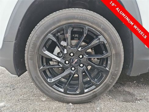 Certified 2023 GMC Terrain SLE w/ Driver Convenience Package image 33