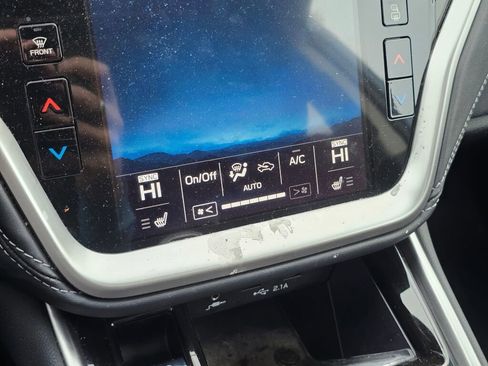 Used 2020 Subaru Outback Premium image 28