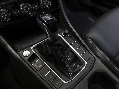 Used 2022 Volkswagen Jetta SE w/ Panoramic Sunroof Package FWD image 33