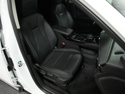Used 2024 Buick Envision Preferred AWD/4WD image 18