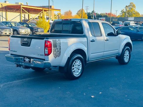 Used 2018 Nissan Frontier SV image 5