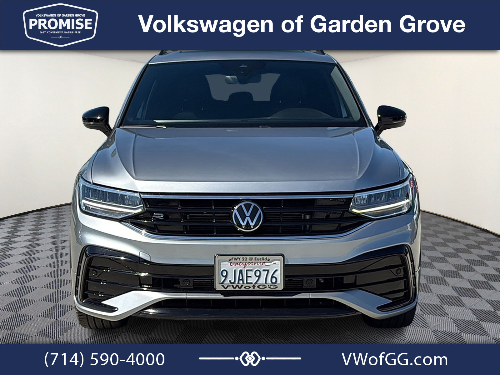 Used 2023 Volkswagen Tiguan SE R-Line FWD image 3