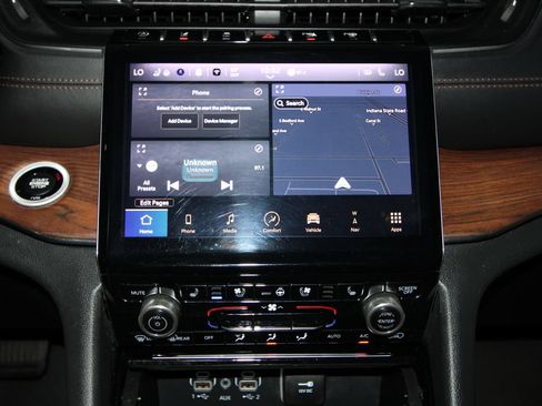 Used 2023 Jeep Grand Cherokee L Summit w/ Advanced Protech Group IV AWD/4WD image 17