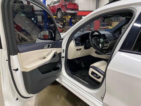 Used 2022 BMW ALPINA XB7 AWD/4WD image 25