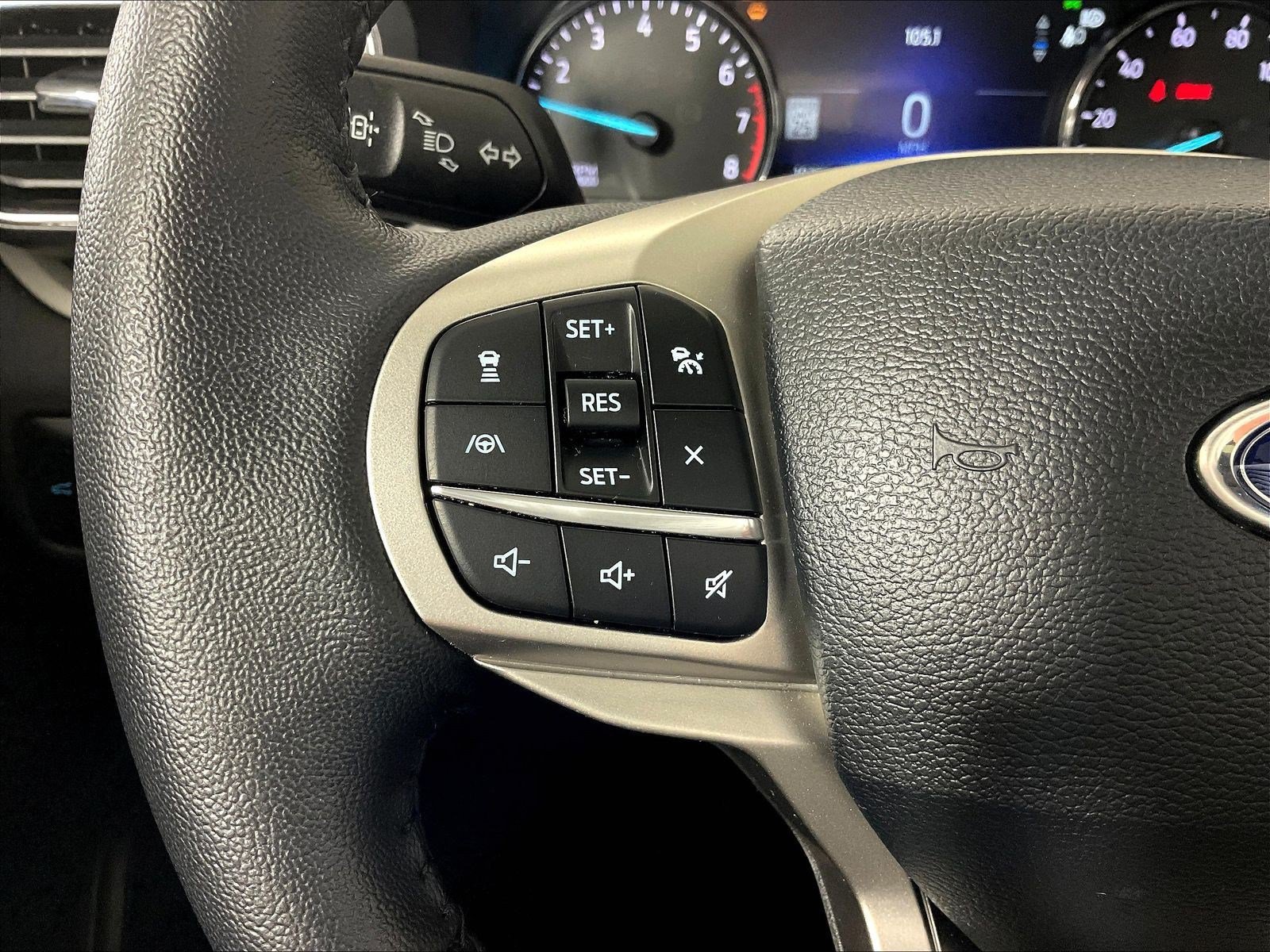 Used 2024 Ford Explorer XLT w/ Equipment Group 202A AWD/4WD image 11