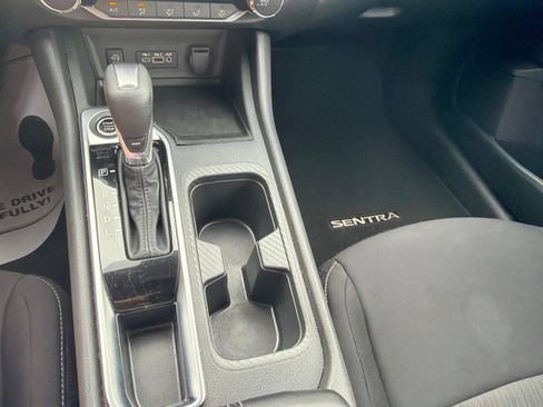 Used 2025 Nissan Sentra SV FWD image 20