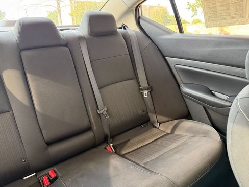 Used 2025 Nissan Altima 2.5 SV FWD image 37