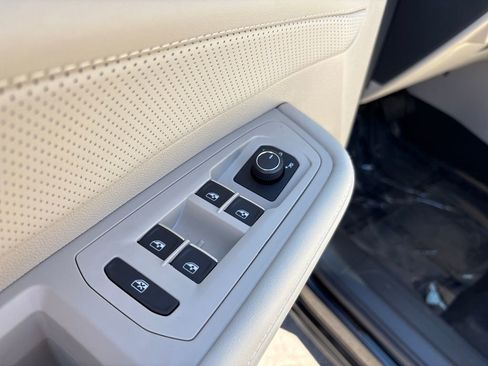 New 2026 Volkswagen Atlas SE image 11