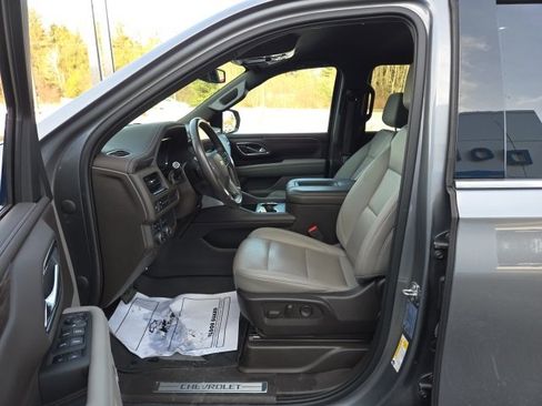 Used 2022 Chevrolet Suburban LT image 22