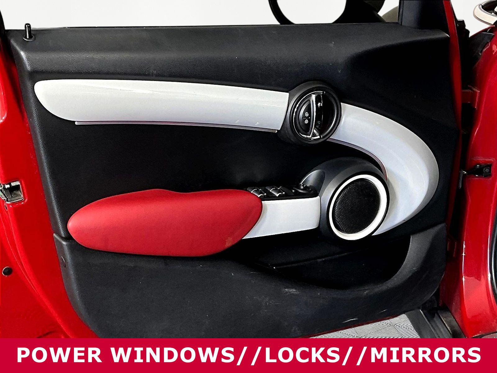 Used 2016 MINI Cooper 4-Door Hardtop FWD image 17