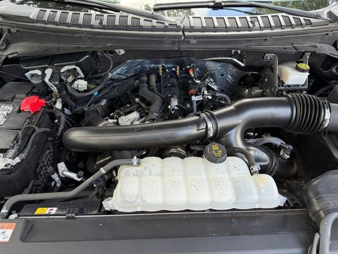 Used 2024 Ford Expedition Limited AWD/4WD image 34